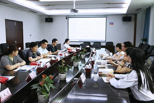会议中JDB电子与人福药业就今后的合作方向进行了深刻探求